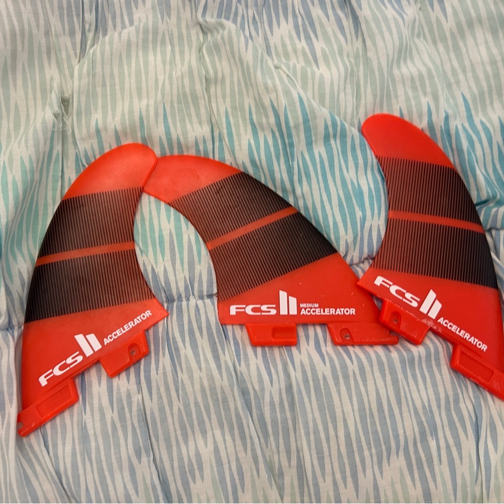 FCS ll Accelerator Tri Fins